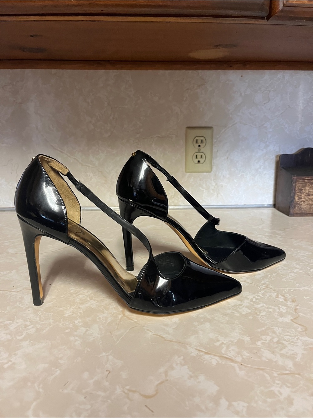 Ted Baker London Black Patent Pointed-Toe Slingback Heels - Picture 2 of 5